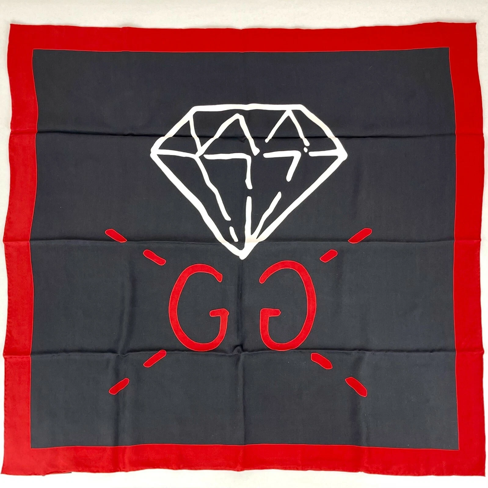 Foulard carré en soie noire Gucci neuf avec bordure diamant blanc et rouge 446014 1074