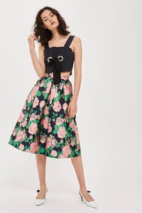 modern retro outfit for women