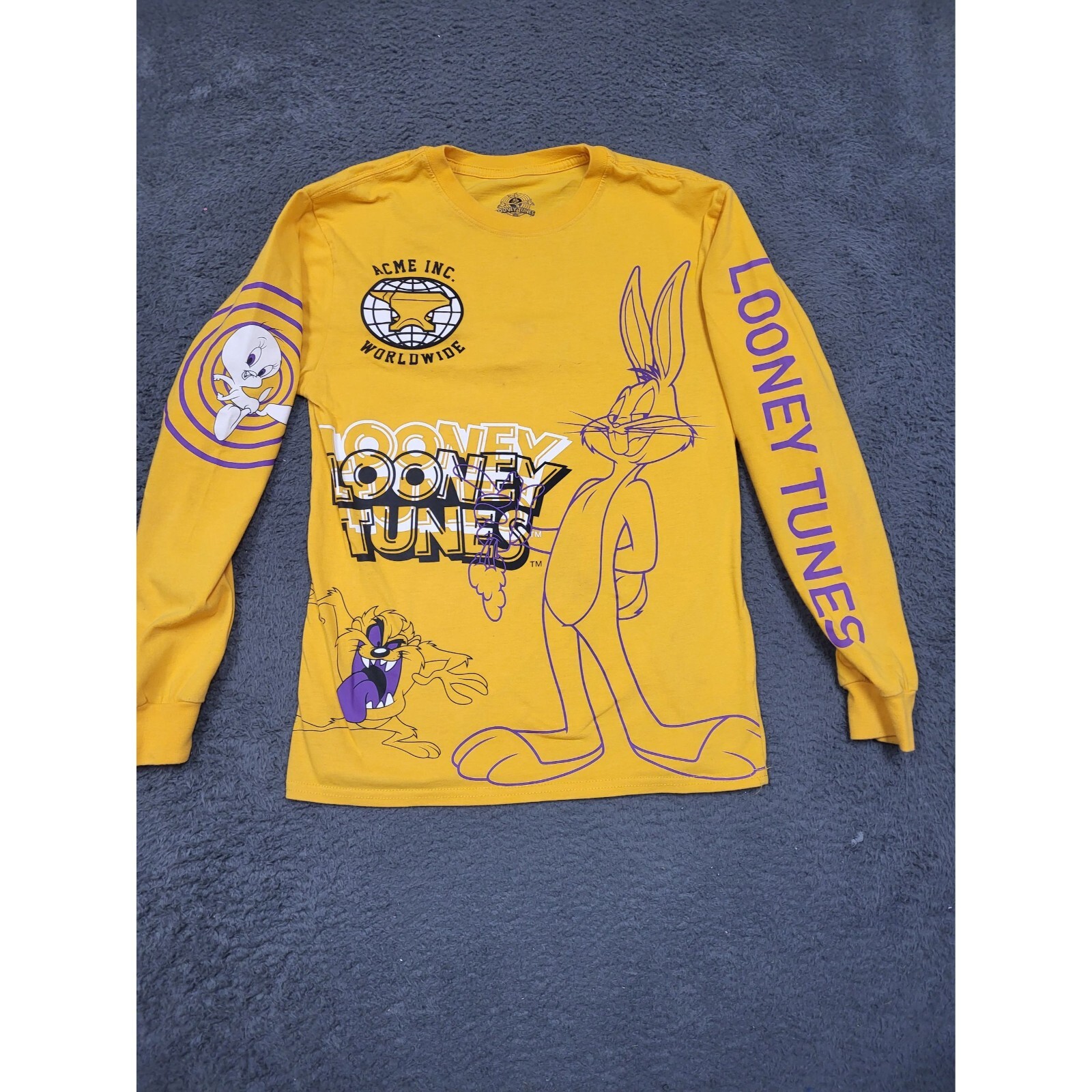 Vintage Looney Tunes Bugs Bunny Tweety Sylvester Graphic Long Sleeve Tee
