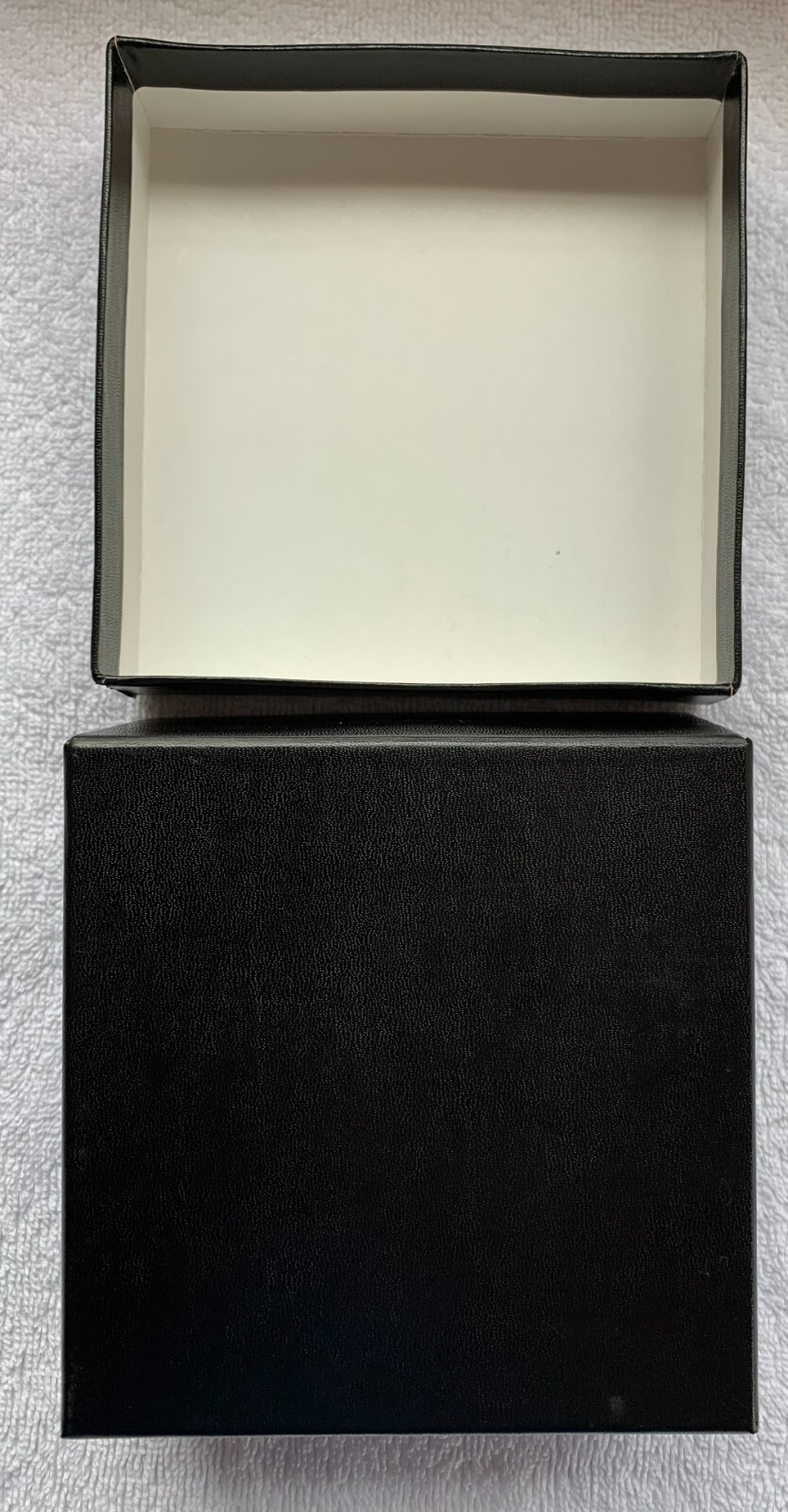 £5 Crown 5 Sovereign Walnut Case, Capsule, Outer Foam and Outer Box All Original