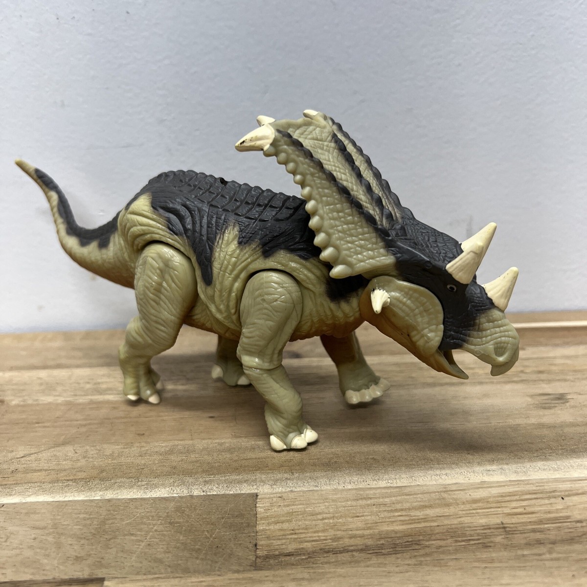 Jurassic Park The Lost World Chasmosaurus JP21 Electronic Figure