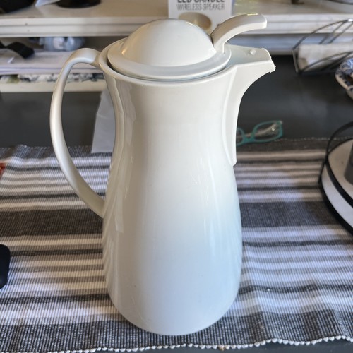 The Pampered Chef Leifheit 1 litro té caliente y frío, jarra de café hecha en Alemania