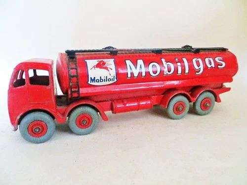 DINKY 941 'FODEN MOBILGAS TANKER LORRY' VINTAGE. COMPLETE. GOOD
