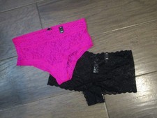 2 PAIRS TORRID ALLOVER LACE BRIGHT PINK/ BLACK CHEEKY PANTIES SIZE 1 1X/14-16 