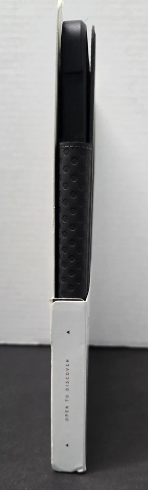 IPad Cover U By UAG 7th/8th Gen 10.2 Inch-DOT Series  Black NEW! - Image 3 of 4