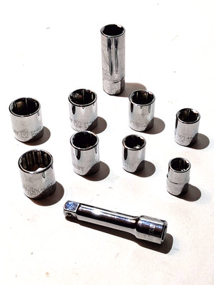 STANLEY SAE SOCKETS 3/8 DRIVE  (5 - 6PT, 4 - 12 PT)  &  1  - 3'' EXTENSION