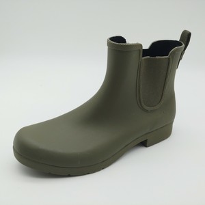 ankle height rain boots