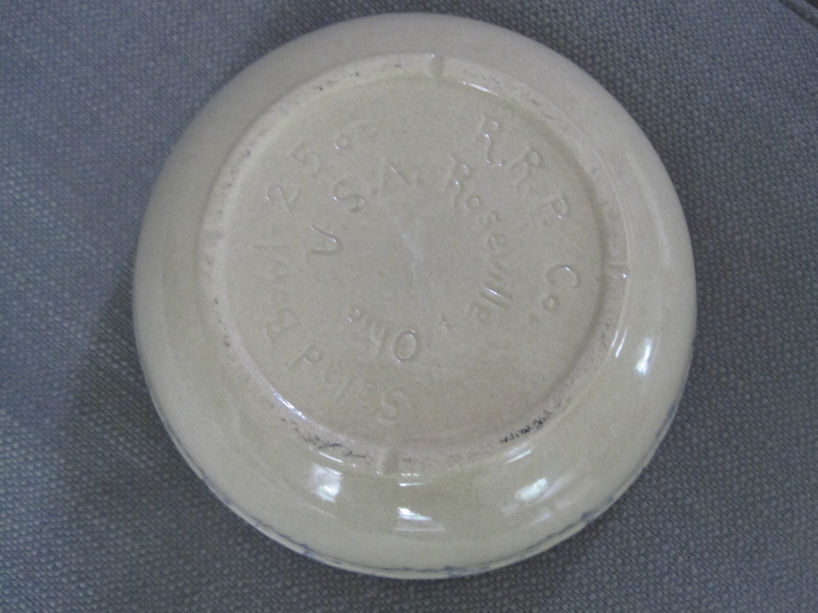 Vintage Robinson Ransbottom Roseville, Ohio Blue Spongeware Salad Bowl