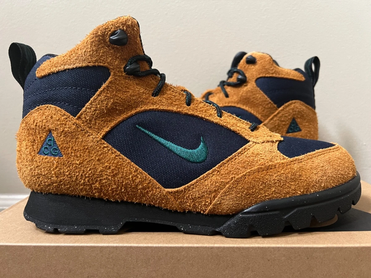 Nike acg waterproof top