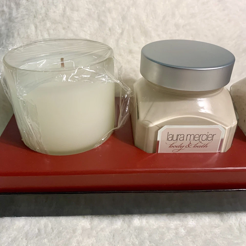 Nuevo Cuarteto de Lujo Laura Mercier Cuerpo y Baño Almendras Leche de Coco Foto 3 de 4