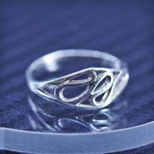 size 7.75, vintage sterling silver 925 handmade swirly band ring