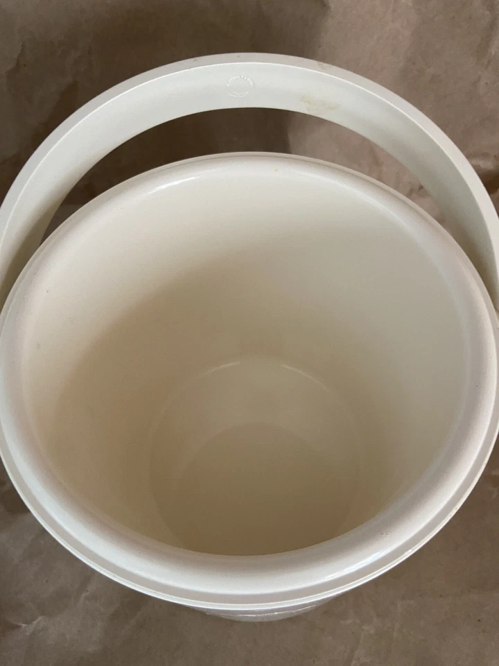 Portable White Ice Bucket Insulated solid Handle and Lid White Interior USA Foto 3 de 4