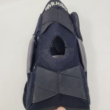 Mueller HINGED Wraparound Knee Brace Fits Size Small Medium Extra Support