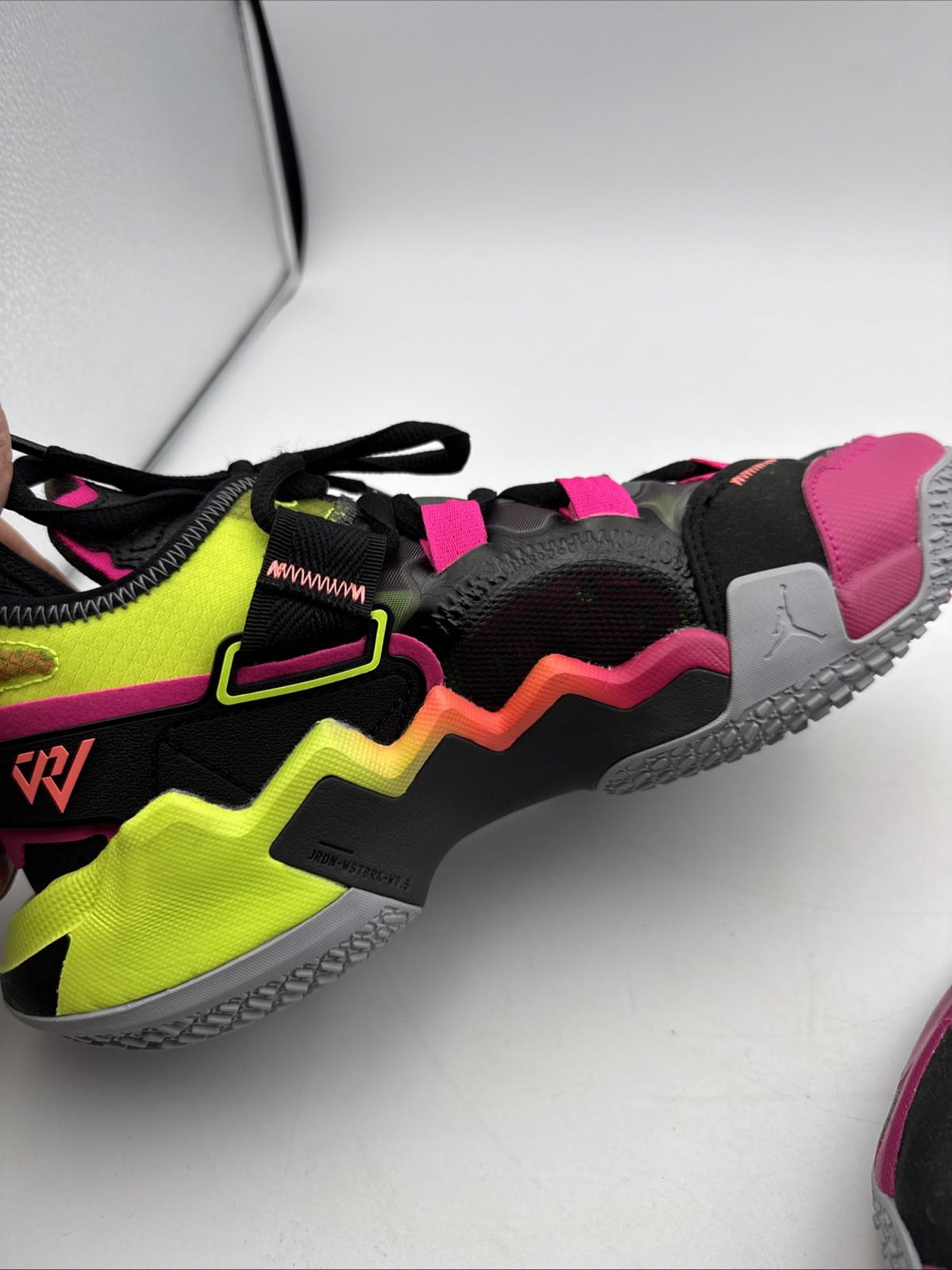 Nike Air Jordan Why Not Zer0.5 Raging Grace Size 7y Shoes thumbnail 8