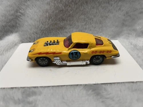 Corgi Toys Diescast Lazy Bones Chevrolet Corvette Sting Ray Britain Vintage VF