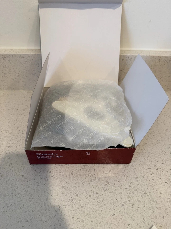 Capa/capa acolchada American Girl Elizabeth’s. TOTALMENTE NUEVO en caja. Foto 3 de 4