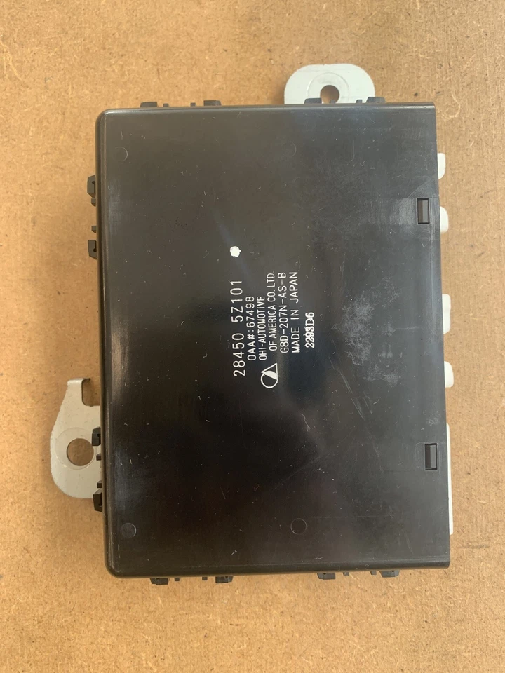 Módulo de control de bloqueo de puerta Nissan Quest 2004-2009 3,5 L 284505Z101 OEM Foto 2 de 4