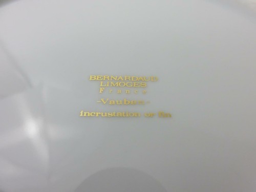 RARE Bernardaud Vauban Limoges Dinner Plate White w/Gold Incrustation 10 3/8" - Picture 5 of 5