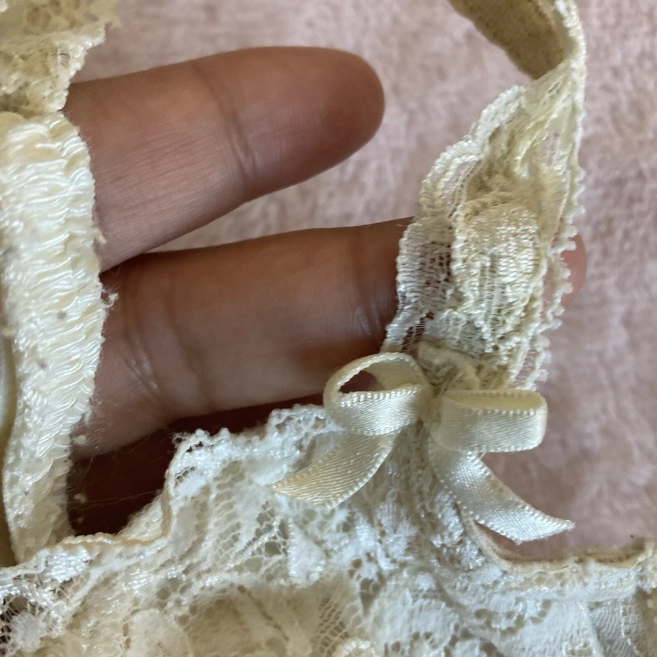 Sujetador con aros de encaje floral blanco nupcial Cotton Club vintage talla 36L Foto 3 de 4