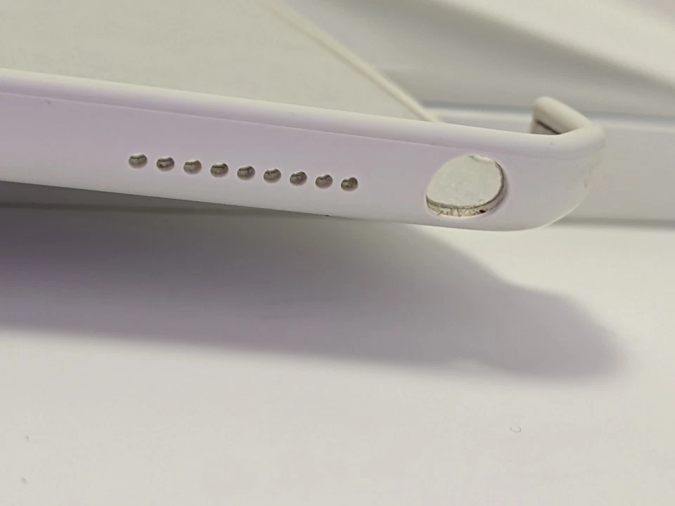 Силиконовый чехол Apple для 9,7 дюйма iPad Pro (белый) M - Изображение 4 из 4