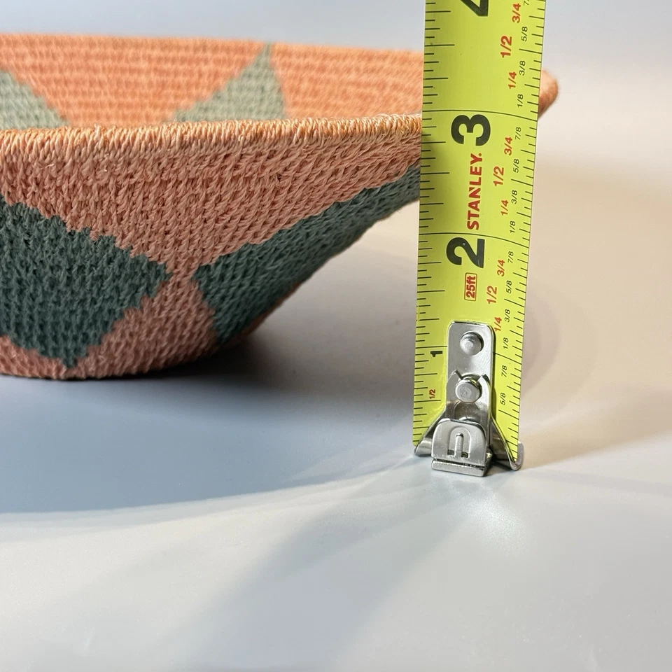 Hermosa cesta tejida vintage Bukedo rafia artesanal cesta de sol cuenco africano Foto 3 de 4