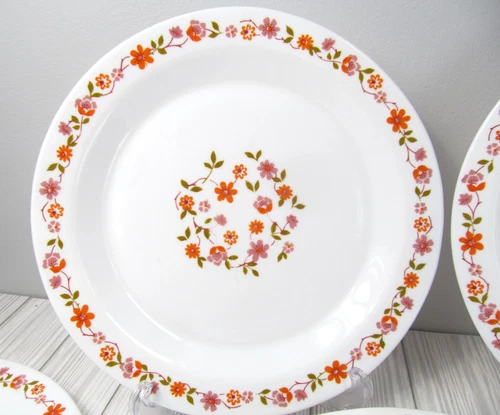 7 Arcopal France Scania Dinner Plates 10" French Milk Glass Flowers Vintage