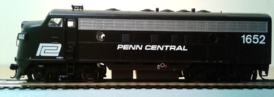 HO SCALE WALTHERS MAINLINE EMD F7A PENN CENTRAL PC #1652 NO BOX