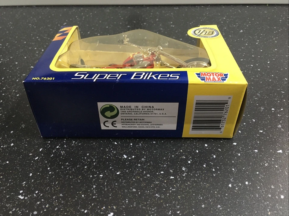 Motor Max Super Bikes 1:18 Scale Die Cast 76201 Motorcycle Red Flames - Image 4 of 4