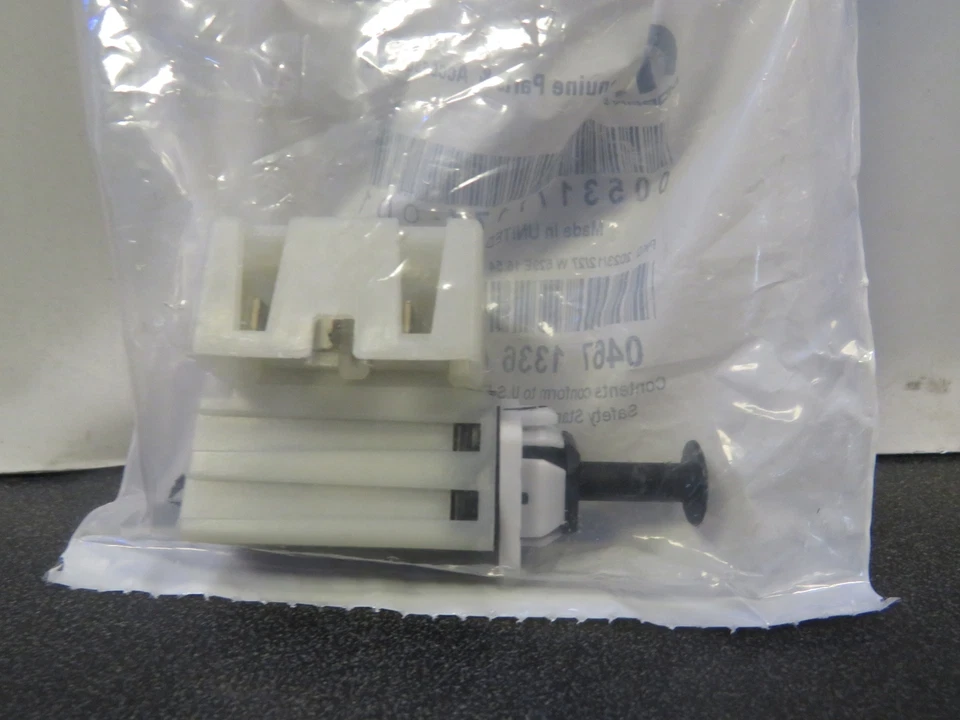 Interruptor de lámpara de parada Dodge Ram Chrysler Jeep NUEVO OEM MOPAR Foto 4 de 4