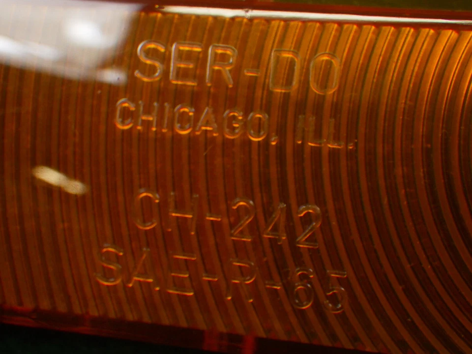 Lente de sinal de seta luz de estacionamento destro Chevy Corvair 1963 1964 1965 NOS/NORS - Imagem 3 de 4