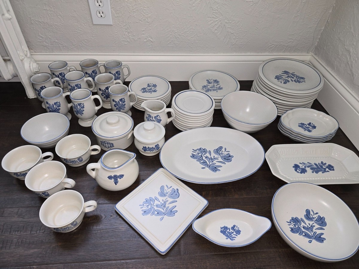 16 Piece Dinnerware Pfaltzgraff Blue Flower Dishes Pfaltzgraff