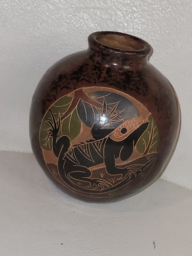 Nicaragua Art Pottery Ceramic Vessel bird & iguana Vase Signed - Picture 8 of 10