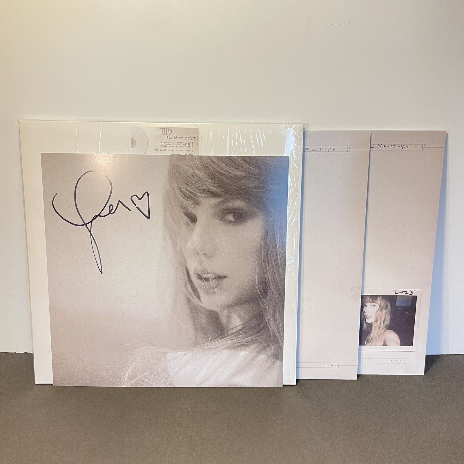 Taylor Swift  The Tortured Poets Department Vinyl + Signed Photo w/ RARE Heart!