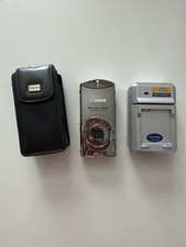 Canon PowerShot SD40 Digital ELPH 7.1MP Compact Camera w/ Case Battery Charger