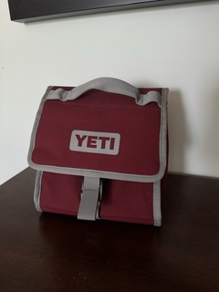Yeti Daytrip Lunch Box Harvest Red Foldable