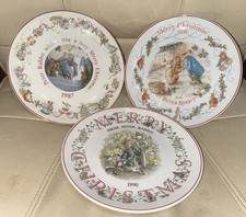 Wedgwood Peter Rabbit Christmas Plates - World Collectors Net