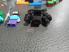 LEGO Minecraft: The Cave (21113)