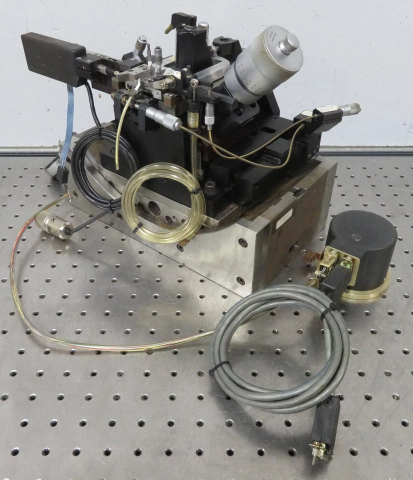 Conjunto de microposicionamiento multieje C191855 con codificadores, etapa de inclinación de alta resistencia Foto 2 de 4