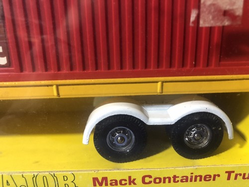 Vintage Corgi Majors 1106 Mack Container Truck & 1102 Crane Fruehauf (NEW) - Picture 5 of 17