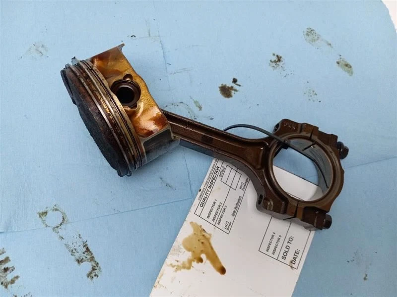 2011 CHEVROLET MALIBU FWD PISTON - Image 2 of 4