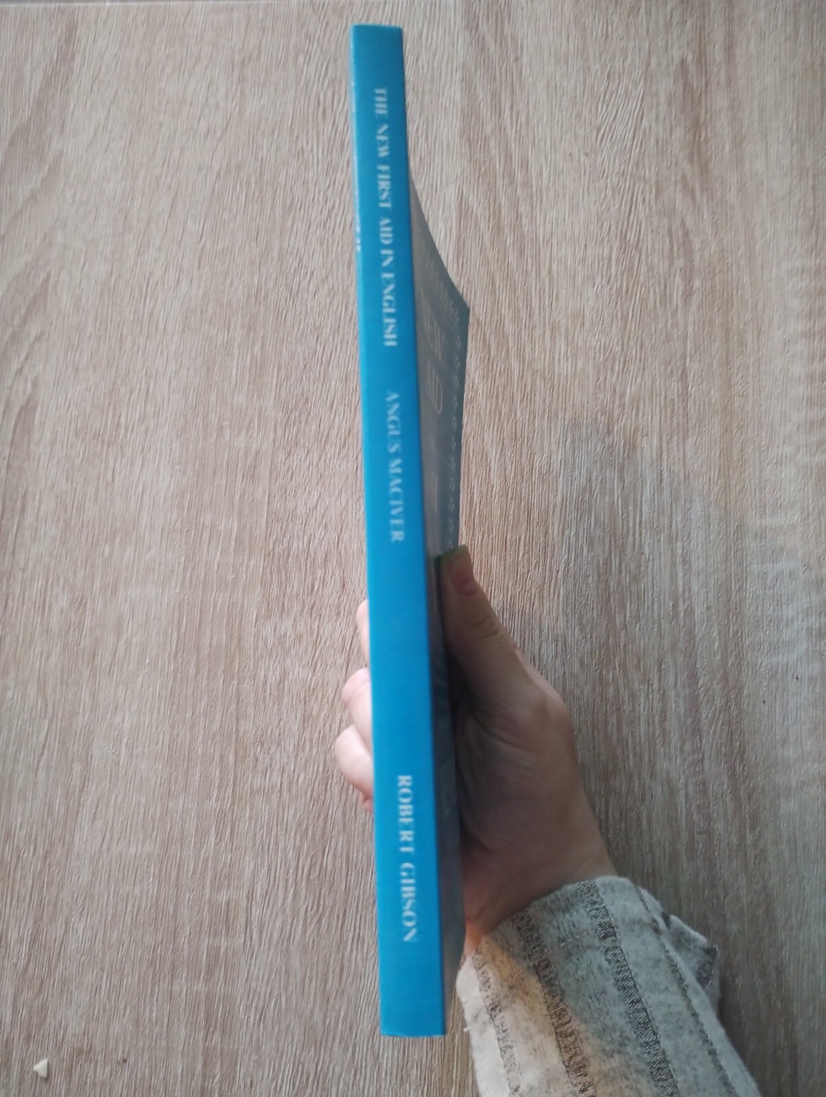 New+First+Aid+in+English+Revised+by+Angus+Maciver+28Paperback2C+1986