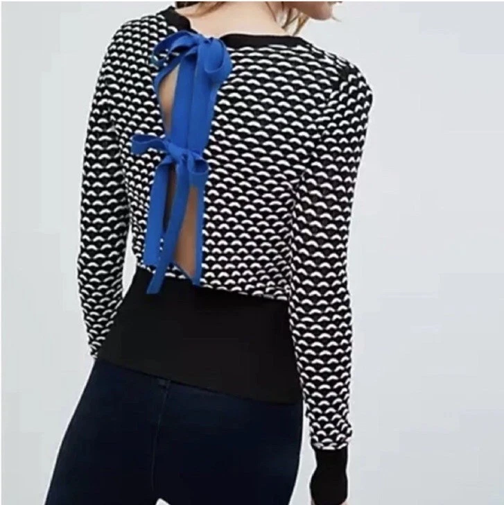 Karen Millen Monochrome Modern Knit Sweater Open Back Blue Bow Ties Sz M - Image 2 of 4