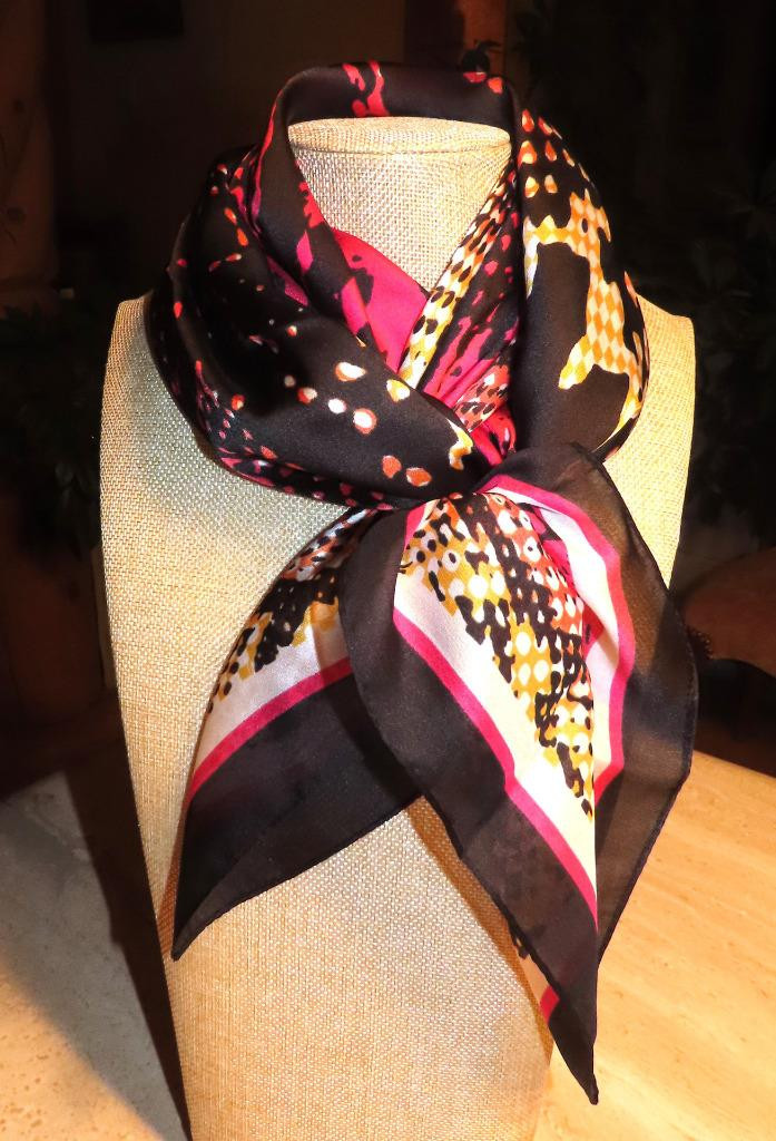 STUDIO square scarf. Python print; pink black whi… - image 6
