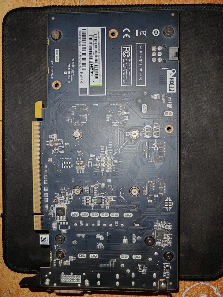 SAPPHIRE PULSE Radeon RX 560 4GB GDDR5 Scheda Grafica  - Immagine 2 di 4