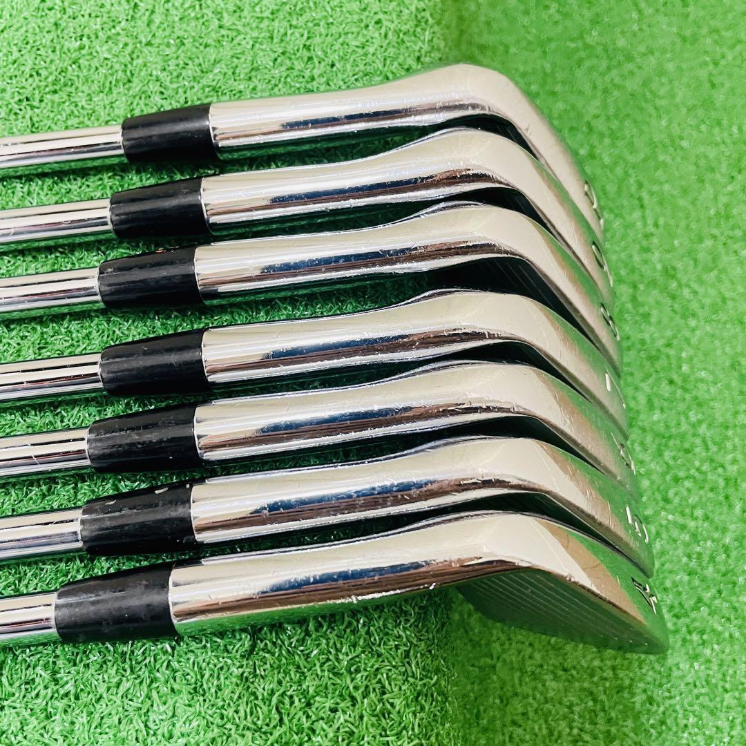 Titleist 695 MB FORGED iron Set 4-9+Pw Dynamic Gold S200 Titleist 695 MB FORGED iron Set 4-9+Pw Dynamic Gold S200