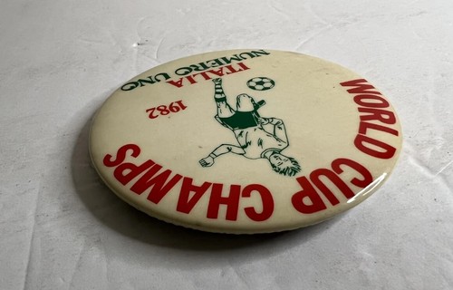 Vintage Button: ITALIA 1982 World Cup Champs - Numero Uno - NOS - Picture 3 of 5