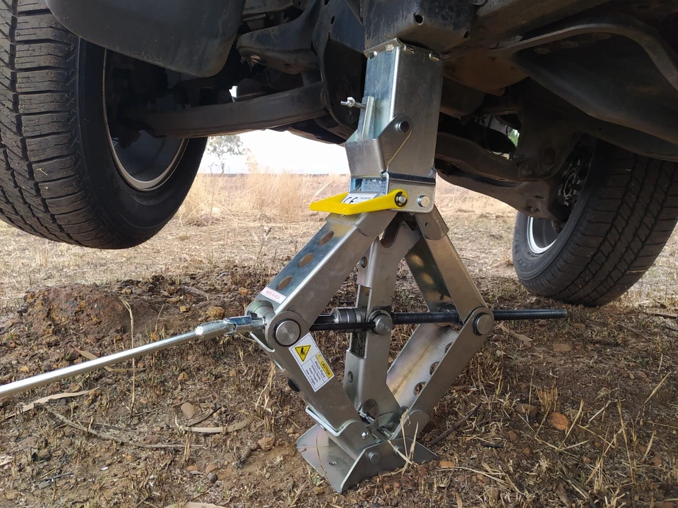 Gortech Heavy Duty 2 Ton Scissor Jack Kit - Up To 4 Ton Vehicles, 23in Lift - Image 2 of 4