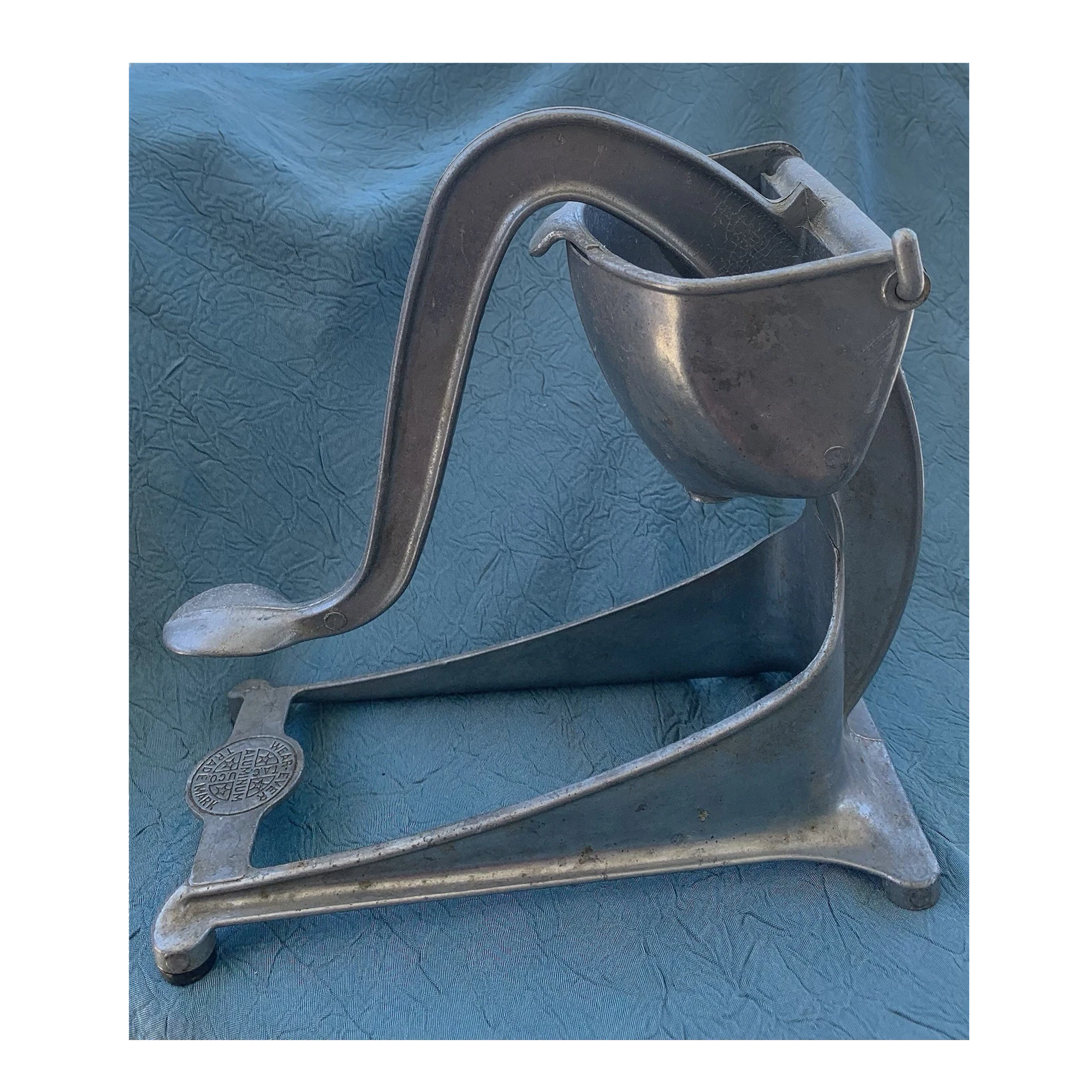 WearEver Aluminum Manual countertop Juicer Vintage Retro Silver Citrus Press