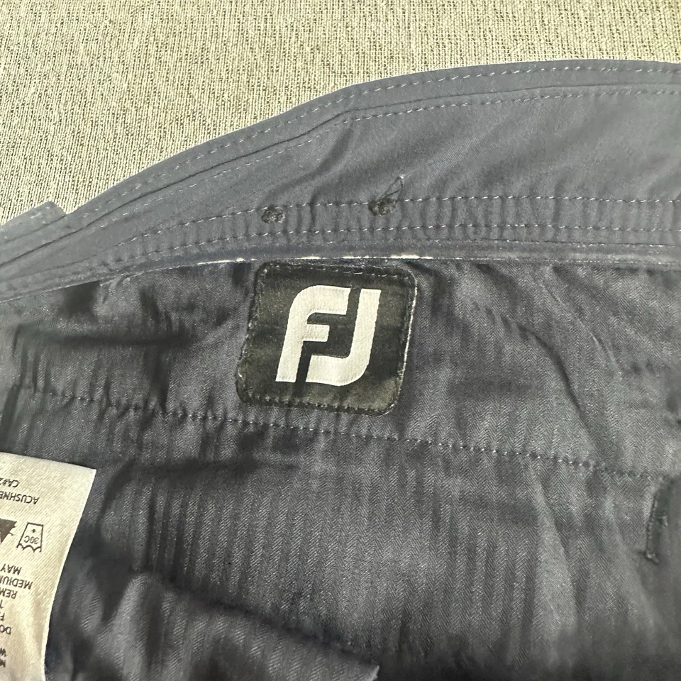 Shorts Footjoy masculino tamanho 40 azul 9” costura interna golfe desempenho absorção chino em excelente estado usado - Imagem 2 de 4
