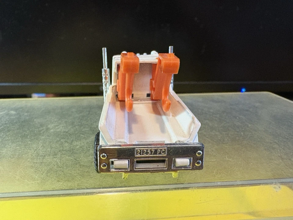 Спичечный коробок Peterbilt полицейский грузовик белый 1981 Макао б/у отличное состояние L-44C - Изображение 4 из 4